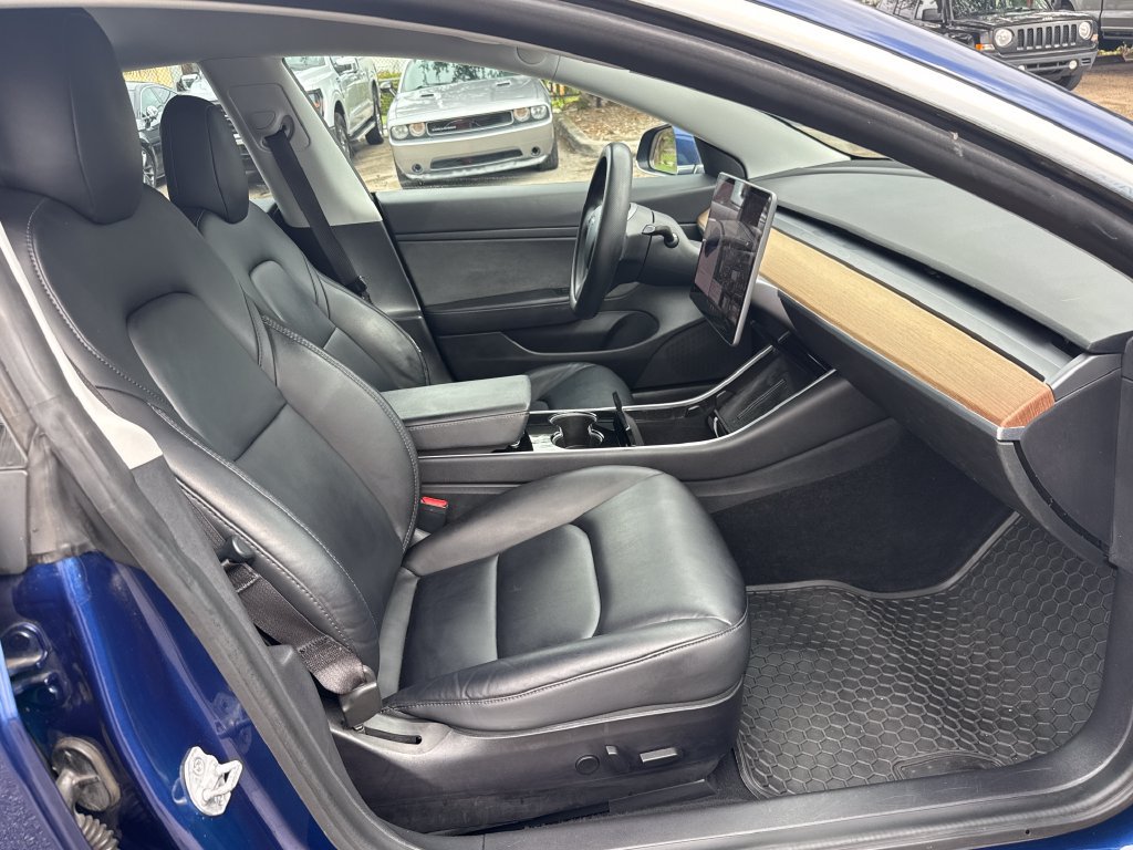 Used 2020 Tesla Model 3 Standard Range Plus RWD image 23