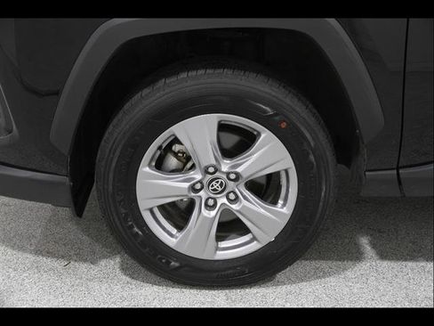 Used 2025 Toyota RAV4 XLE FWD image 22