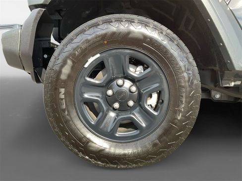 Used 2025 Jeep Wrangler Sport image 16