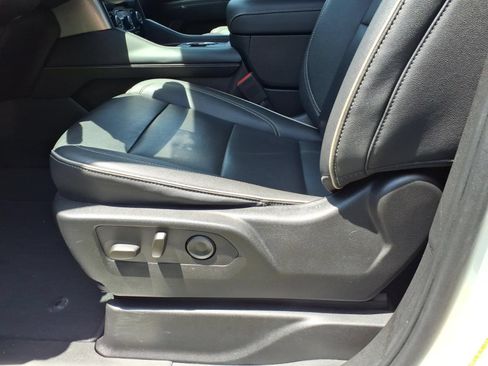 Used 2023 Chevrolet Tahoe Premier AWD/4WD image 19