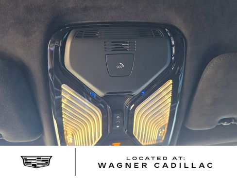 Used 2024 BMW X7 xDrive40i w/ Executive Package image 32