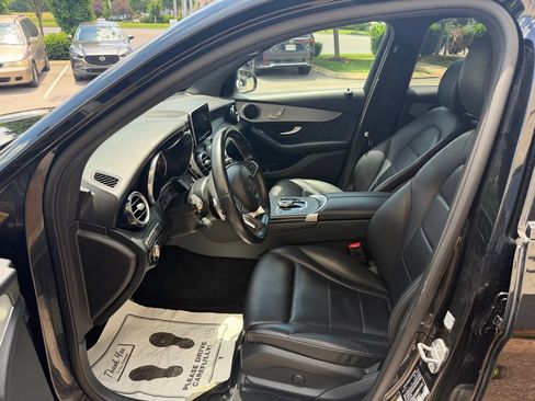 Used 2019 Mercedes-Benz GLC 300 image 21