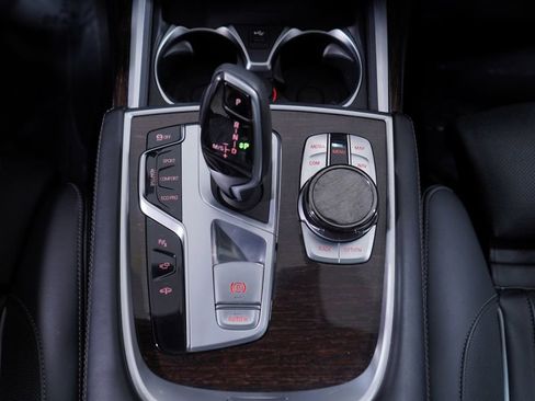 Used 2022 BMW 750i xDrive w/ Executive Package image 14