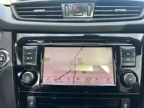 Used 2019 Nissan Rogue SV w/ Sun & Sound Touring Package image 27