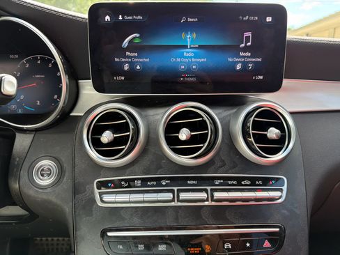 Used 2023 Mercedes-Benz GLC 300 4MATIC Coupe image 12