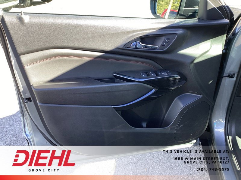 Used 2025 Chevrolet Trax RS w/ Driver Confidence Package FWD image 17