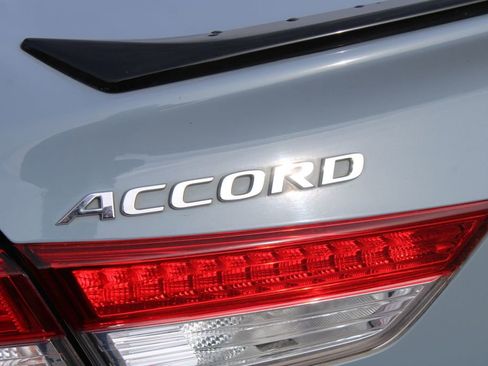 Used 2021 Honda Accord Sport Special Edition image 9