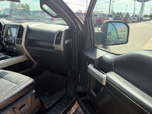 Used 2017 Ford F150 Lariat w/ Equipment Group 502A Luxury AWD/4WD image 16