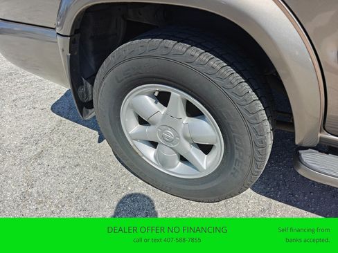 Used 2001 Nissan Pathfinder LE RWD image 26