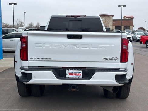 Used 2024 Chevrolet Silverado 3500 High Country w/ High Country Premium Package image 4