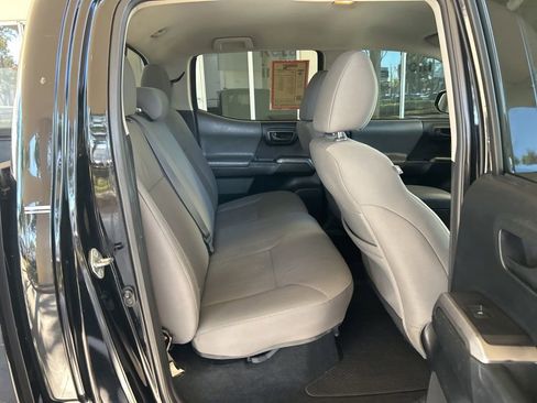 Used 2017 Toyota Tacoma 2WD Double Cab image 26