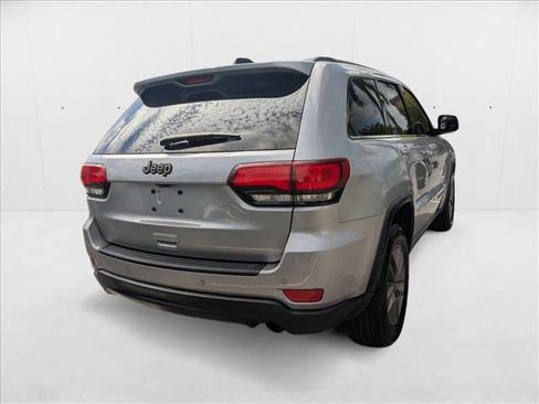 Used 2016 Jeep Grand Cherokee Laredo 75th Anniversary image 5
