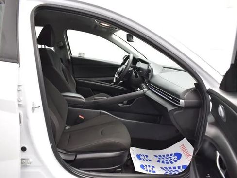 Used 2024 Hyundai Elantra SEL FWD image 16