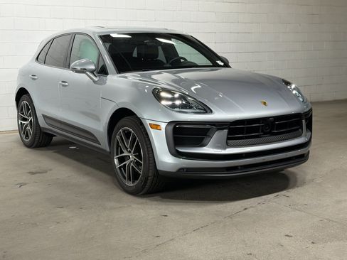 Certified 2026 Porsche Macan AWD/4WD image 6