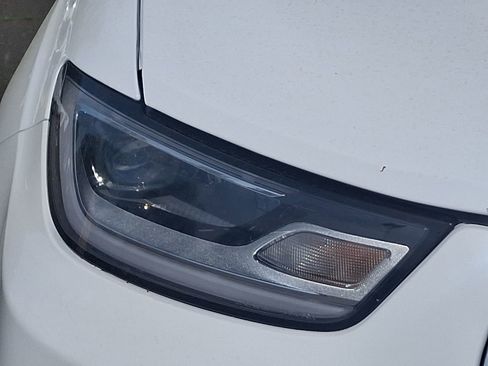 Used 2024 Chrysler Pacifica Touring-L FWD image 10