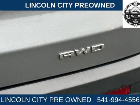 Used 2021 GMC Acadia SLE w/ Driver Convenience Package image 26