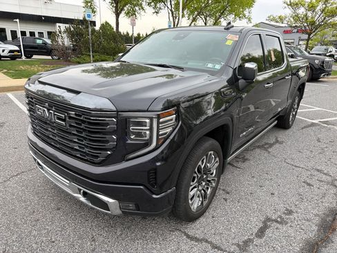 Used 2023 GMC Sierra 1500 Denali Ultimate AWD/4WD image 3