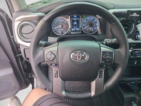 Used 2023 Toyota Tacoma 4x4 Double Cab image 16