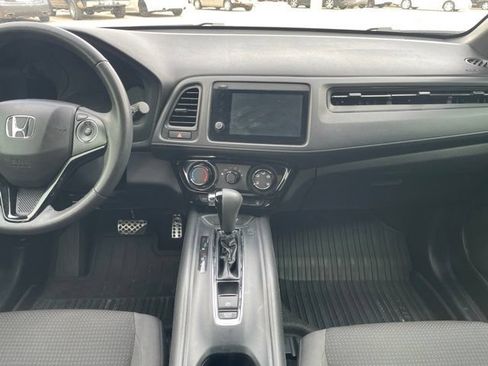 Used 2021 Honda HR-V Sport image 12