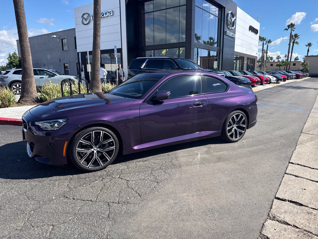 Used 2024 BMW 230i Coupe w/ Premium Package RWD image 3