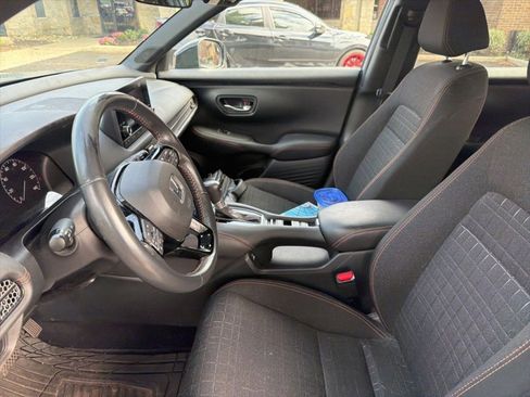 Used 2023 Honda HR-V Sport image 9