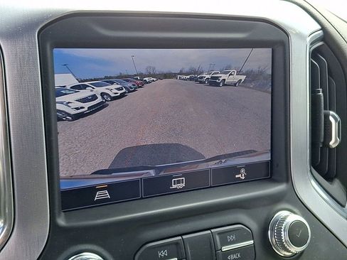 Used 2022 GMC Sierra 2500 SLT w/ Driver Alert Package I AWD/4WD image 4