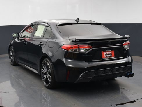 Used 2022 Toyota Corolla SE image 3