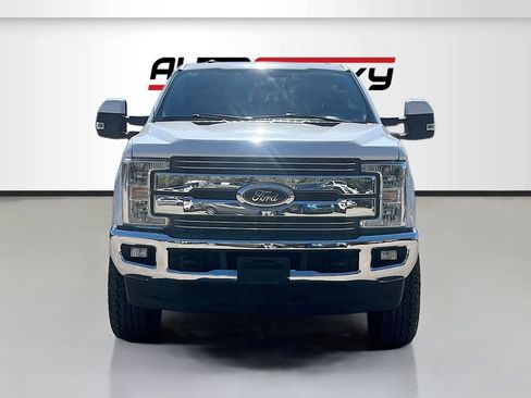 Used 2017 Ford F250 Lariat w/ Lariat Value Package image 2