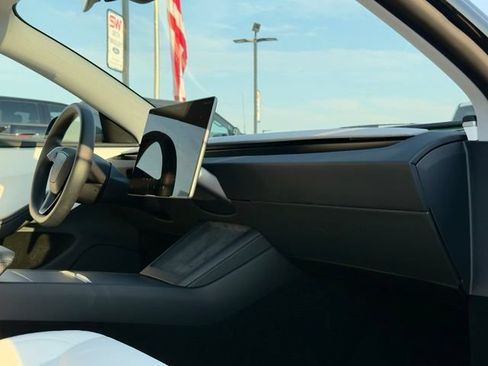 Used 2024 Tesla Model 3 Standard Range RWD image 18
