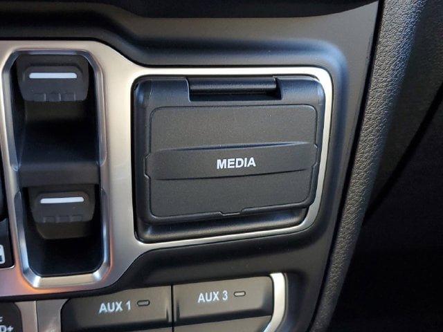 New 2026 Jeep Gladiator Mojave AWD/4WD image 33