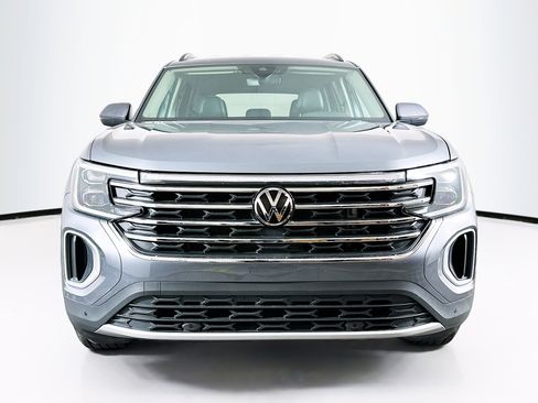 Used 2024 Volkswagen Atlas SE image 2
