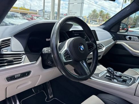 Used 2022 BMW X7 xDrive40i w/ M Sport Package AWD/4WD image 6