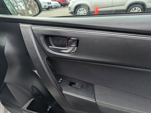 Used 2018 Toyota Corolla LE image 20