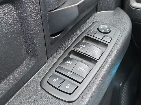Used 2015 RAM 1500 Express AWD/4WD image 17