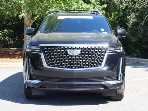 Used 2022 Cadillac Escalade Premium Luxury AWD/4WD image 3