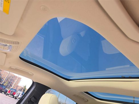 Used 2023 Mercedes-Benz GLA 250 4MATIC w/ Premium Package image 28