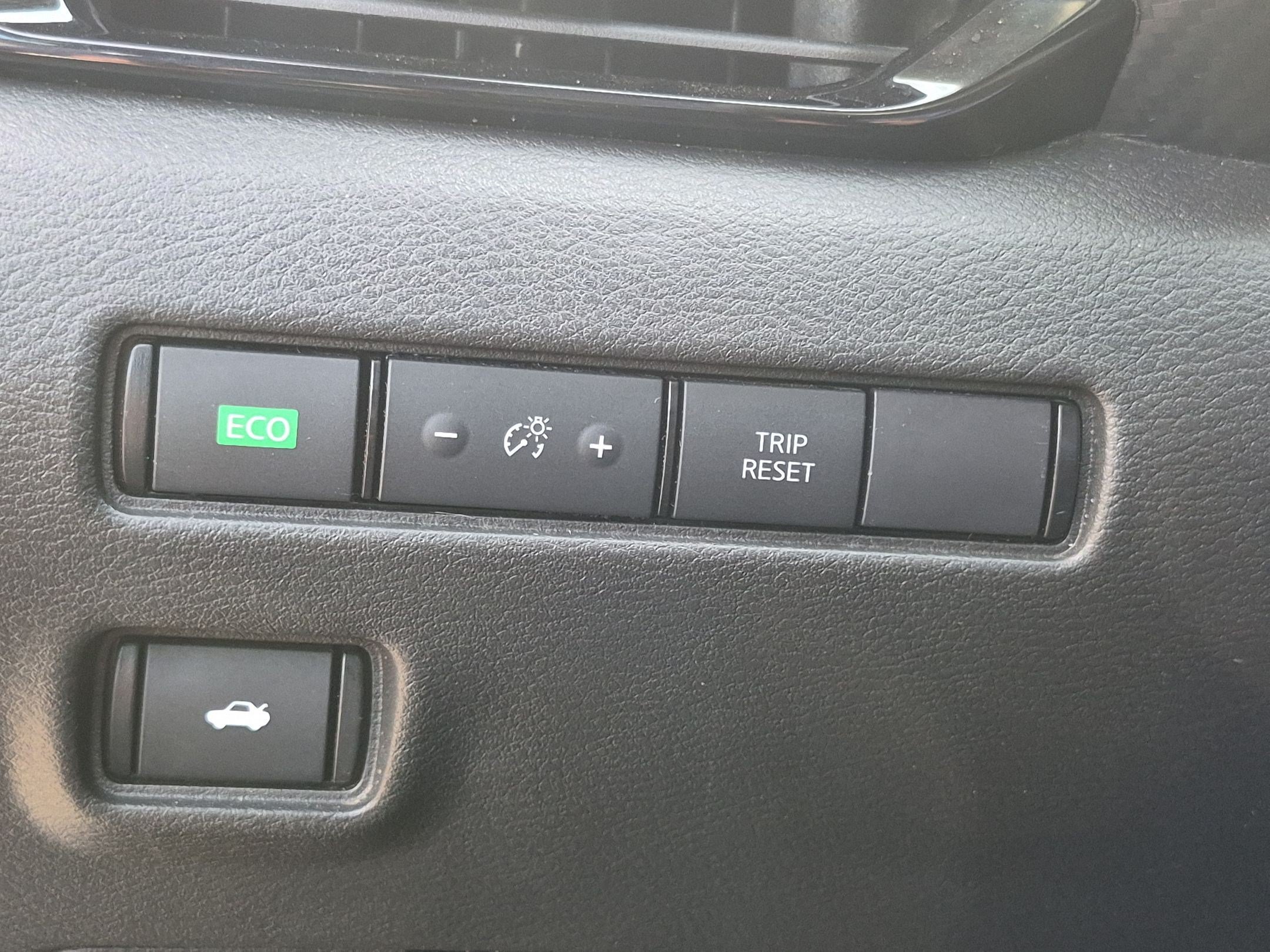 Used 2024 Nissan Sentra SV FWD image 15