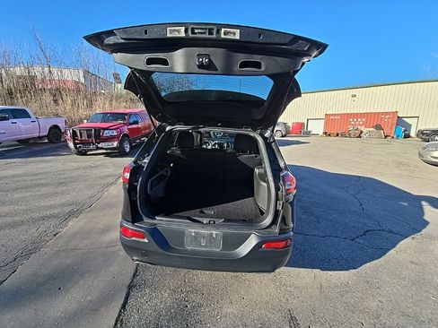 Used 2016 Jeep Cherokee Latitude image 18