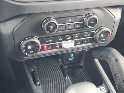 Used 2025 Ford Bronco Big Bend w/ Black Diamond Package image 21