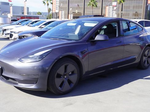 Used 2023 Tesla Model 3 Standard Range RWD image 3