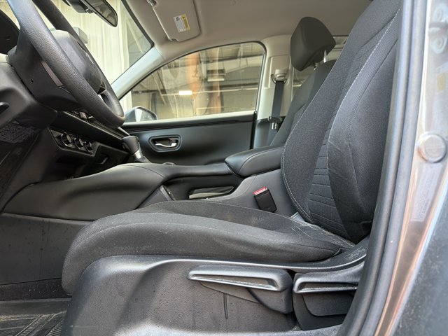 Used 2023 Honda HR-V LX image 12