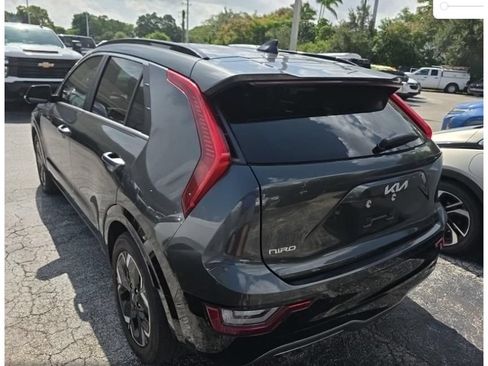 Used 2023 Kia Niro Wave FWD image 4
