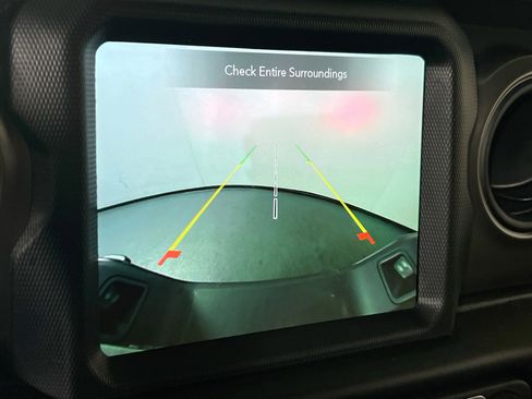 Used 2022 Jeep Gladiator Willys image 14