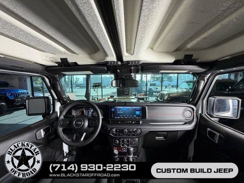 Used 2025 Jeep Wrangler Unlimited Rubicon AWD/4WD image 20