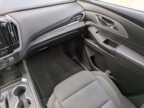 Used 2019 Chevrolet Traverse LT image 18