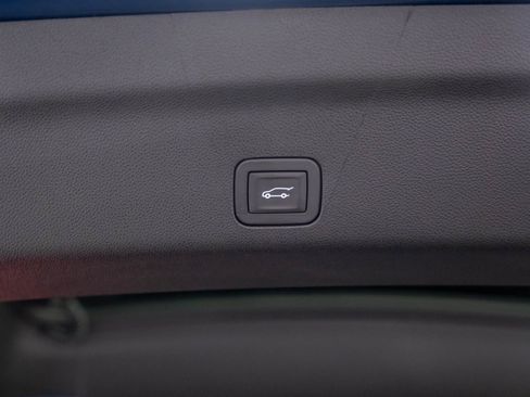 New 2026 Cadillac Escalade Platinum Sport w/ LPO, ONYX Package image 28