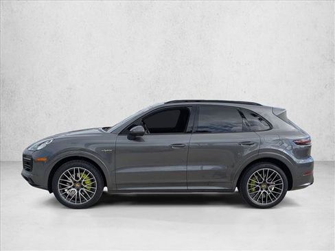 Used 2019 Porsche Cayenne E-Hybrid w/ Premium Package image 9