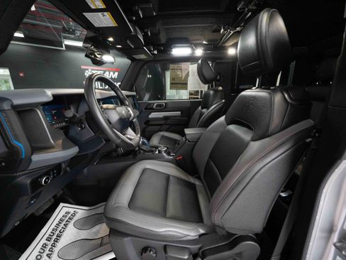 Used 2024 Ford Bronco Black Diamond image 9