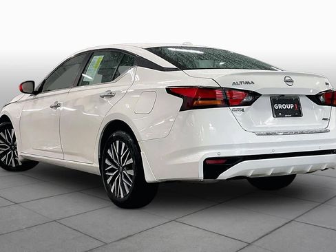Used 2023 Nissan Altima 2.5 SV AWD/4WD image 12