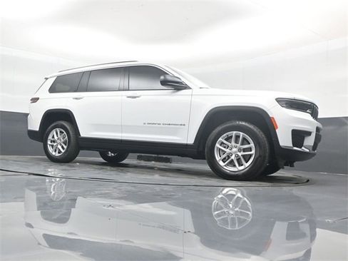 New 2025 Jeep Grand Cherokee L Laredo image 38